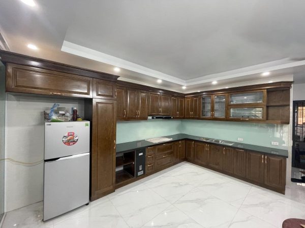 Tủ bếp gỗ Sồi Nga tự nhiên TN3